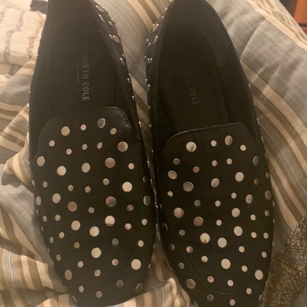 Kenneth Cole Wesley 2 Almond Toe Loafers Silver studs size 9